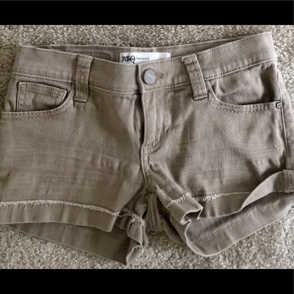 RSQ tan shorts